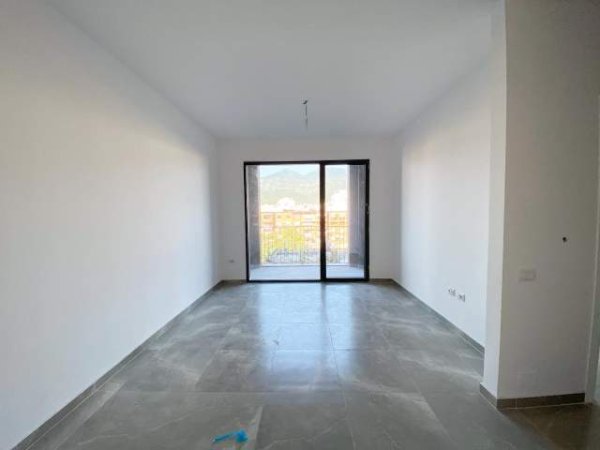 Tirane, jepet me qera apartament 1+1+BLK Kati 2, 64 m² 250 Euro (Rruga Kongresi i Manastirit)