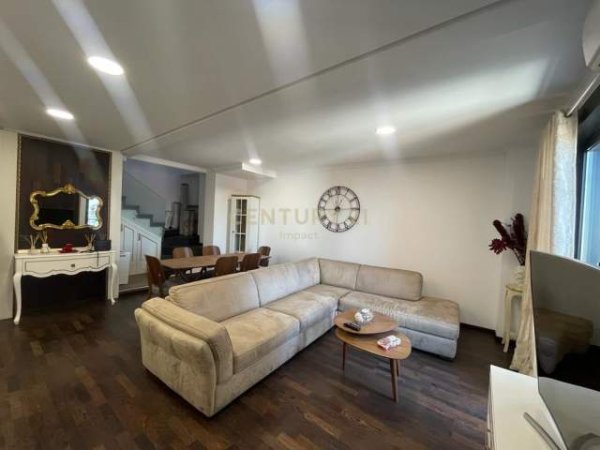 Tirane, jap me qera apartament duplex 2+1+BLK Kati 9, 123 m² 1.100 Euro (Perball Raifaisen Bank)