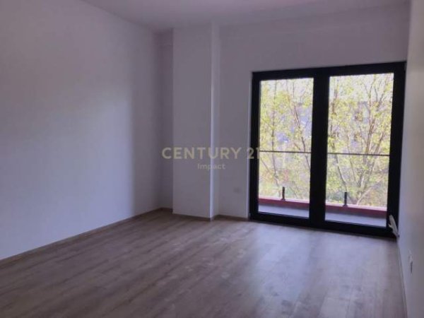 Tirane, jap me qera apartament 1+1+BLK Kati 2, 75 m² 400 Euro (Rruga e Dibres)