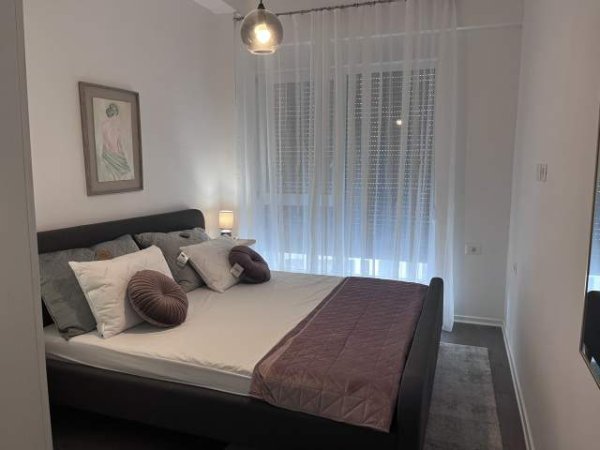 Tirane, jepet me qera apartament 1+1+BLK Kati 6, 60 m² 400 Euro (Rr. Frosina Plaku)