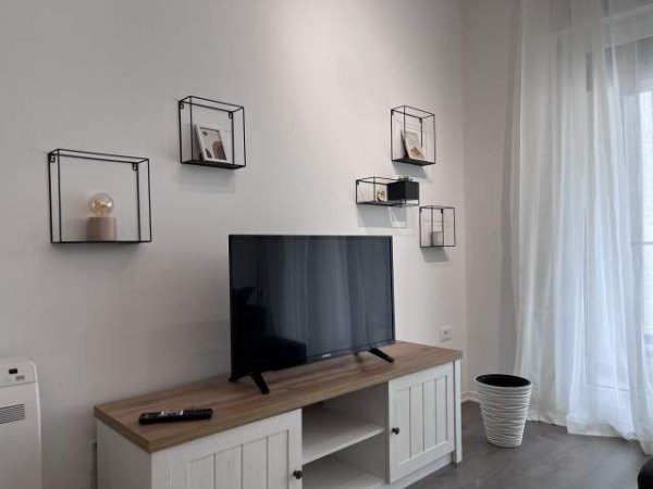 Tirane, jepet me qera apartament 1+1+BLK Kati 6, 60 m² 400 Euro (Rr. Frosina Plaku)