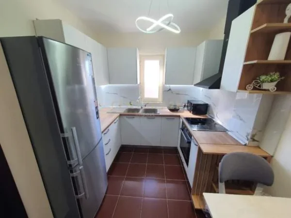 Tirane, shitet apartament 2+1+A+BLK Kati 4, 80 m² 85.000 Euro (Shkolla e Bashkuar)