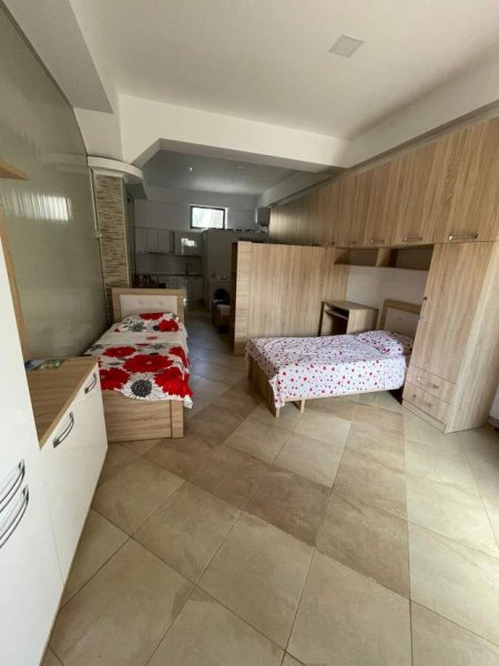 Tirane, jap me qera garsonier 2 Katshe Kati 1, 50 m² 25.000 Leke (Rruga 5 Maji)