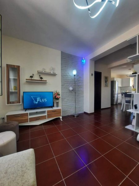 Tirane, jepet me qera apartament 2+1+BLK Kati 4, 85 m² 420 Euro (KONGRESI I MANASTIRIT)
