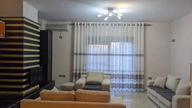 Tirane, jepet me qera apartament 2+1+A+BLK Kati 4, 112 m² 550 Euro (Rruga e Barrikadave, afer gjimnazit Sami Frasheri)