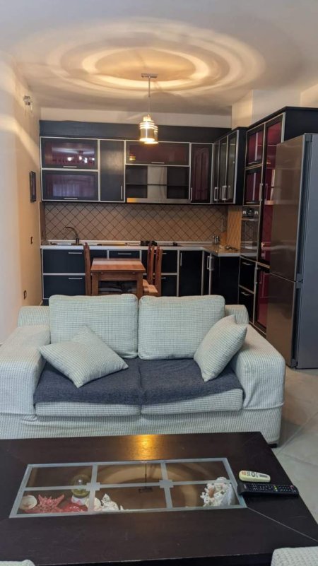 Tirane, jepet me qera apartament 2+1+A+BLK Kati 4, 112 m² 550 Euro (Rruga e Barrikadave, afer gjimnazit Sami Frasheri)