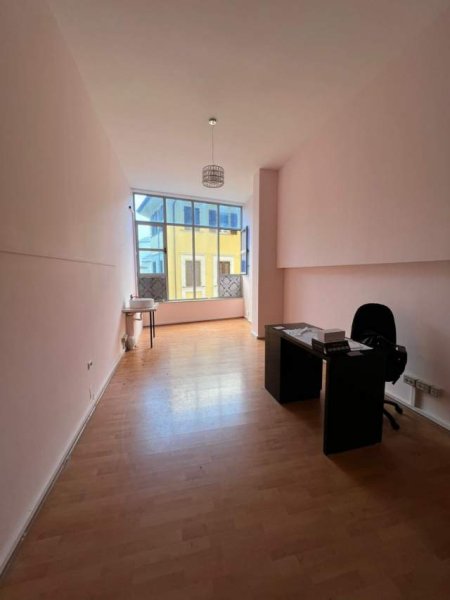 Shqiperi, jepet me qera 40 m² 220 Euro (Shkoder)