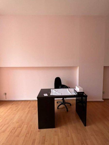 Shqiperi, jepet me qera 40 m² 220 Euro (Shkoder)
