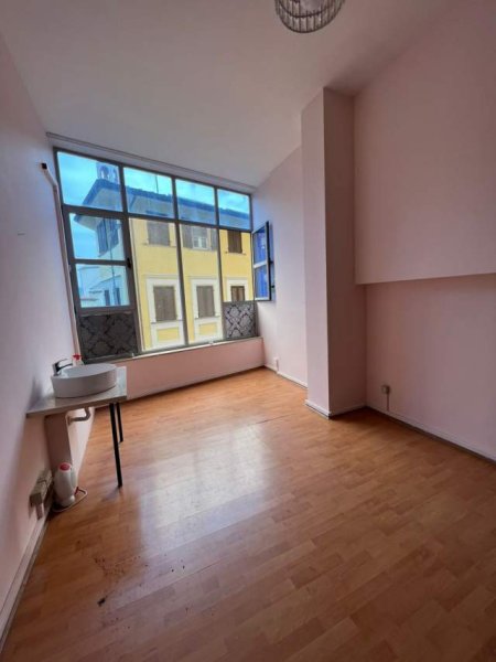 Shqiperi, jepet me qera 40 m² 220 Euro (Shkoder)