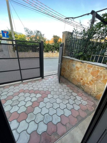 Tirane, jap me qera garsonier 2 Katshe Kati 1, 50 m² 25.000 Leke (Rruga 5 Maji)