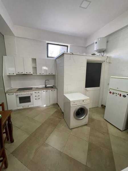 Tirane, jap me qera garsonier 2 Katshe Kati 1, 50 m² 25.000 Leke (Rruga 5 Maji)