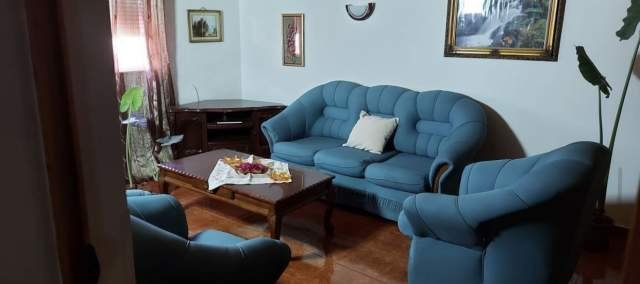 Tirane, jepet me qera apartament 3+1 Kati 2, 115 m² 35.000 Leke (Oxhaku)