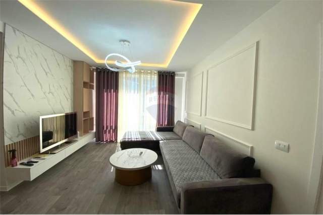 Tirane, jepet me qera apartament 1+1 Kati 3, 87 m² 500 Euro (Fusha e Aviacionit, Shqipëri)