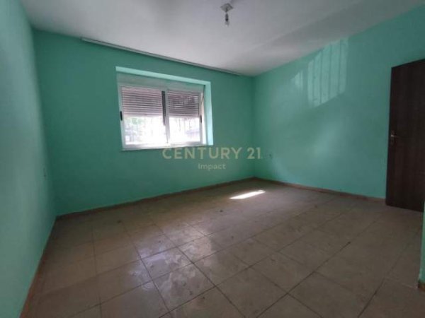 Tirane, jepet me qera apartament 2+1 Kati 0, 80 m² 380 Euro (Ferit Xhajko)