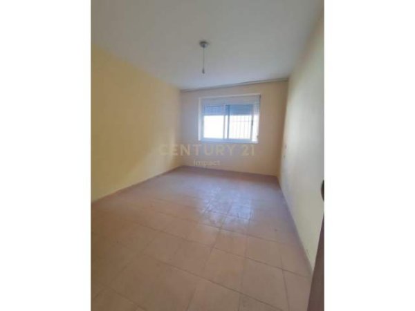 Tirane, jepet me qera apartament 1+1 Kati 0, 80 m² 380 Euro (Ferit Xhajko)