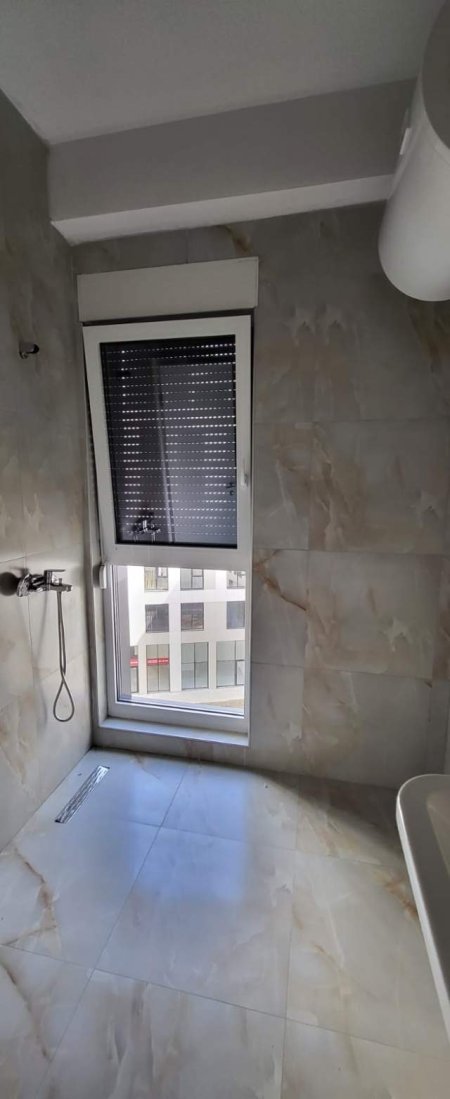 Tirane, jepet me qera apartament 1+1+BLK Kati 3, 65 m² 300 Euro