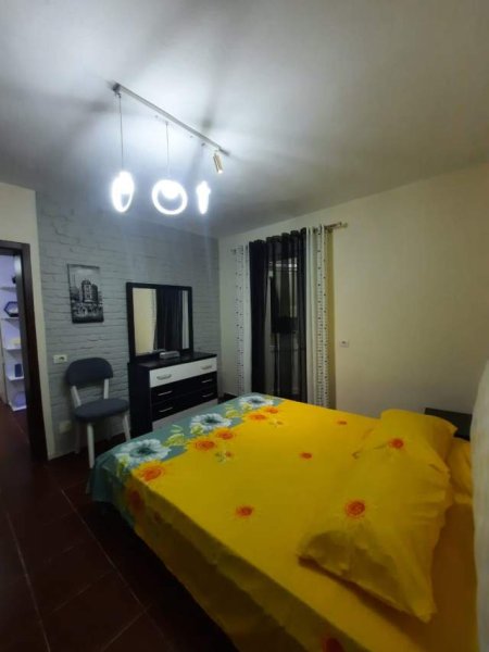 Tirane, jepet me qera apartament 2+1+BLK Kati 4, 85 m² 420 Euro (KONGRESI I MANASTIRIT)
