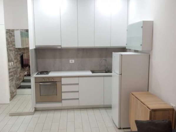 Tirane, jepet me qera apartament 1+1+BLK Kati 1, 58 m² 460 Euro (Rruga Tish Daija)