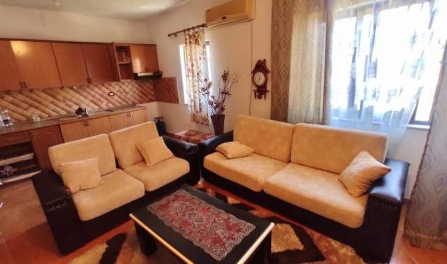 Tirane, jepet me qera apartament 2+1+BLK Kati 2, 100 m² 240 Euro (Rr. Jordan Misja (Blv. i Ri))