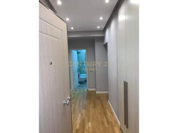 Tirane, jepet me qera apartament 2+1 Kati 1, 96 m² 850 Euro (Qender)