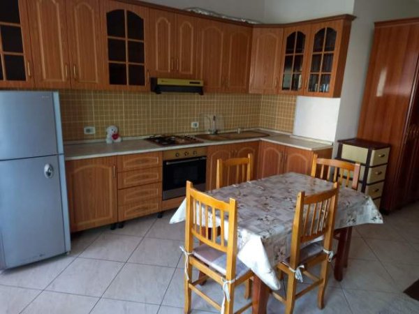 Vlore, jepet me qera garsonier 1+1+BLK Kati 2, 60 m² 25 Euro/nata (Blv."Ismail Qemali")