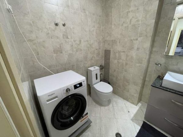 Tirane, jepet me qera apartament 2+1+BLK Kati 5, 110 m² 400 Euro (Bulevardi Zhan D'Ark)