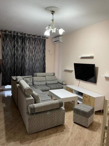 Tirane, jepet me qera apartament 1+1+BLK Kati 2, 73 m² 350 Euro (Rruga e Barrikadave)