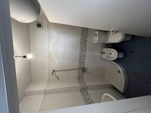 Tirane, jepet me qera apartament 2+1+BLK Kati 4, 100 m² 350 Euro (Tek klani)