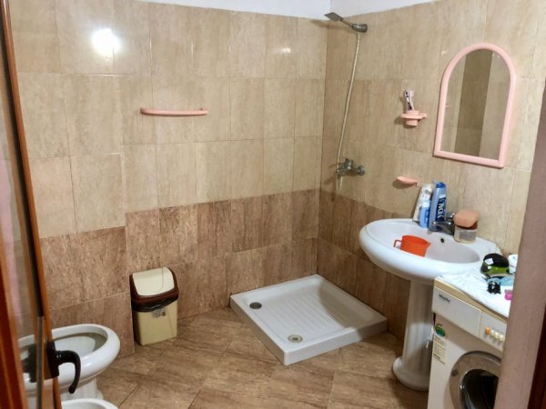 Durres, Shitet Apartament 1+1, Mbi Hotel Adriatik