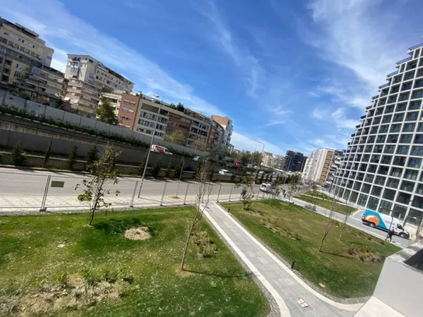 Jepet me qira ambjent biznesi, Gener 2, Liqeni