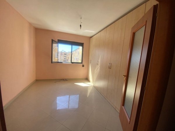 Japim me Qera Apartament 2+1, Rr. Ndre Mjeda ish Parku, 350 Euro