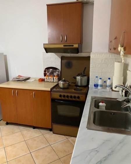 Shitet Apartament 1+1, 62 m2, 124'000 euro tek Komuna Parisit