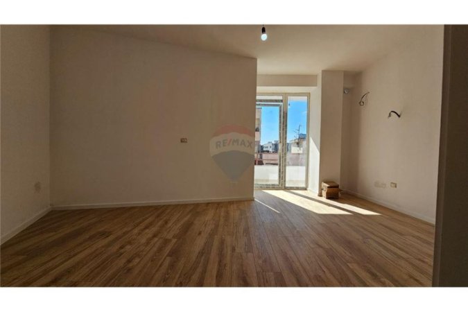 Apartament 1+1 ne shitje ne Astir prane bar Artistit.