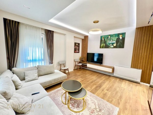 APARTAMENT 2+1+ POST PARKIMI NE QENDER, QERA !