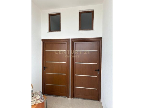 JAPIM ME QERA APARTAMENT 1+1 NE TIRANE PRANE KOMISARIATIT NUMER 4