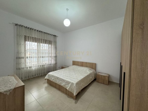 JAPIM APARTAMENT ME QIRA 1+1 NE TIRANE PRANE KOMISARIATIT NUMER 4