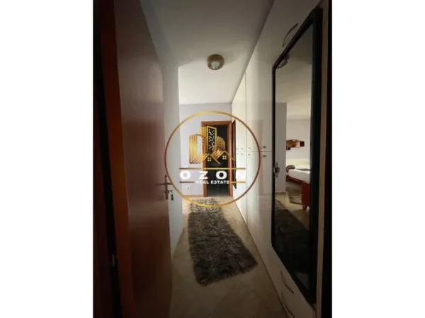 Apartament 2+1+2+Verandë për Qera tek Bulevardi Zogu i Parë!