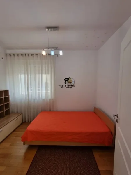 SHITET APARTAMENT,SAUK,400.000 EURO.