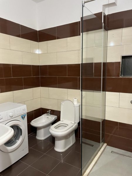 APARTAMENT 1+1 ME QERA AFER STADIUMIT FLAMURTARI