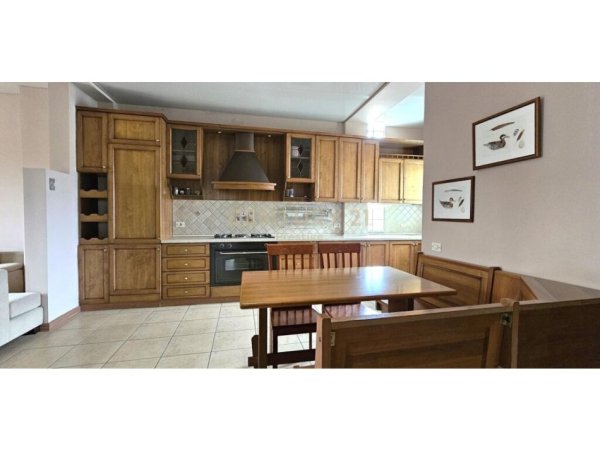 apartament me qira 2+1 tek rruga e durresit !