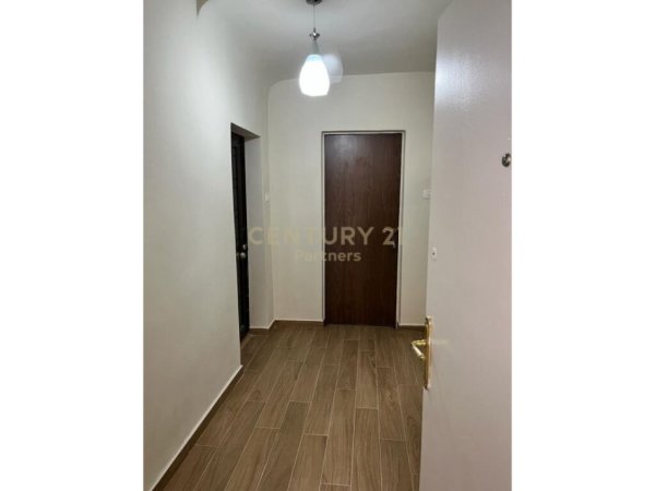 Jepet apartament per qira tek Blloku!