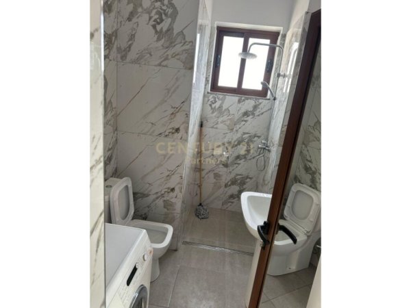 JAPIM ME QERA APARTAMENT 1+1 NE TIRANE PRANE KOMISARIATIT NUMER 4