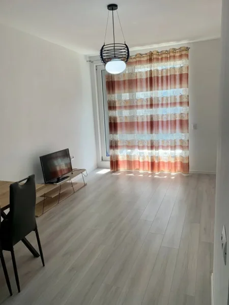 APARTAMENT 2+1 ME QERA-ISH FUSHA AVIACIONIT