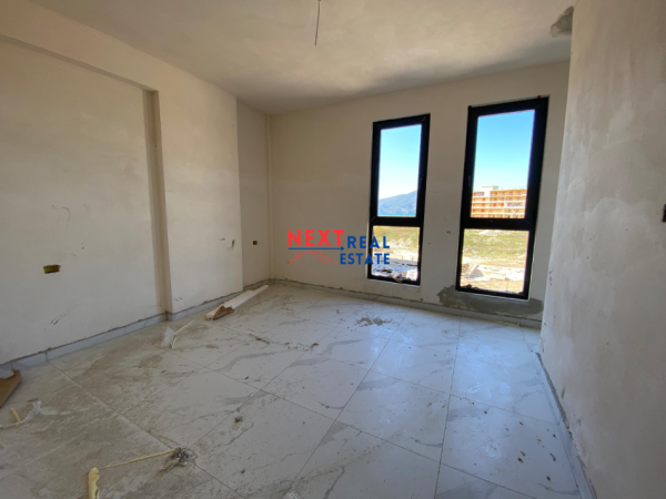 SHITET APARTAMENT 2+1 ME PAMJE DETI NE ORIKUM, VLORE