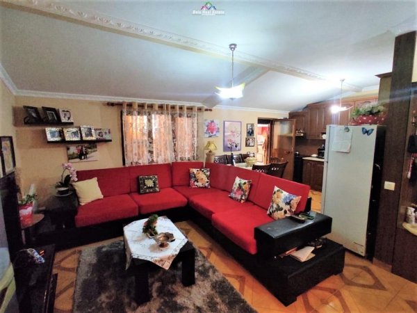 Apartament Me Qera 2+1 Ne Bllok (ID B221197) Tirane.