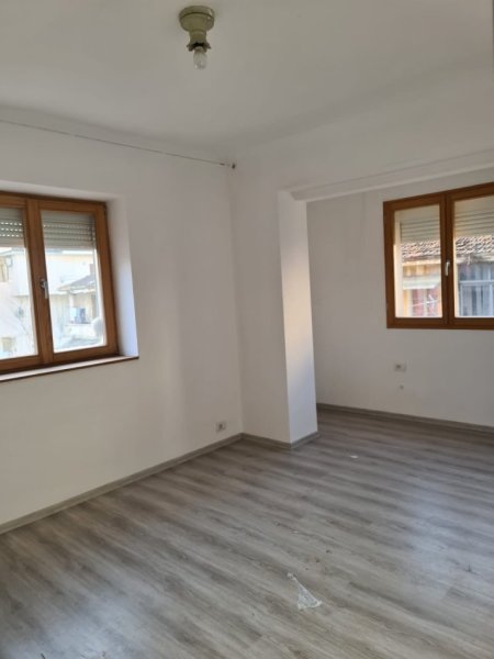 🔱APARTAMENT 1+1 NE SHITJE TEK 21 DHJETORI