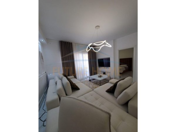 Shitet ,Apartament 1+1 , Selvia , Tirane