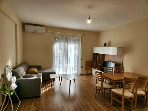 Apartament 2+1+2 ne shitje prane Bulevardit,Vlore