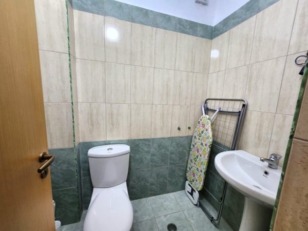 Apartament 2+1+2 ne shitje prane Bulevardit,Vlore