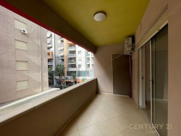 Shesim apartament 2+1+2 T ne Astir !
 Prane Jata Market Tirana, Albania